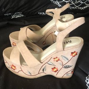 Mia Willa Wedge Sandals - Like New
